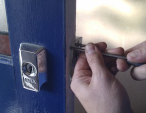 Town Center Locksmith Shop Everett, MA 617-580-9101 Town Center Locksmith Shop Everett, MA 617-580-9101